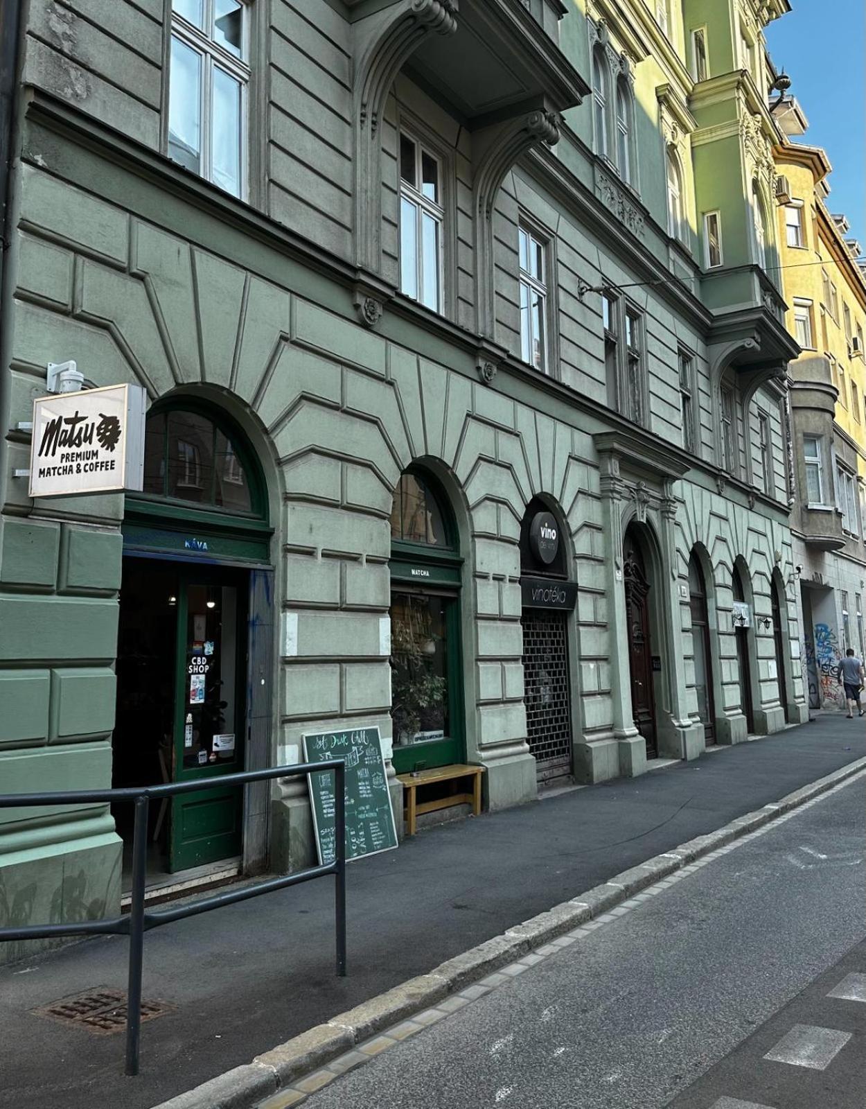 Urban Zenhouse No.2 - Breakfast Included Appartement Bratislava Buitenkant foto
