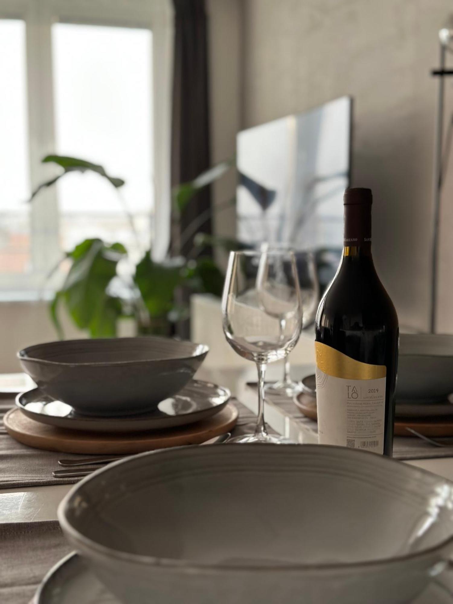 Urban Zenhouse No.2 - Breakfast Included Appartement Bratislava Buitenkant foto