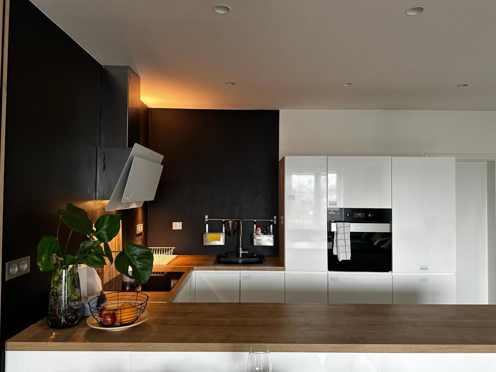 Urban Zenhouse No.2 - Breakfast Included Appartement Bratislava Buitenkant foto