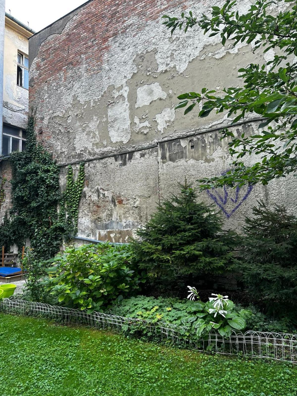 Urban Zenhouse No.2 - Breakfast Included Appartement Bratislava Buitenkant foto