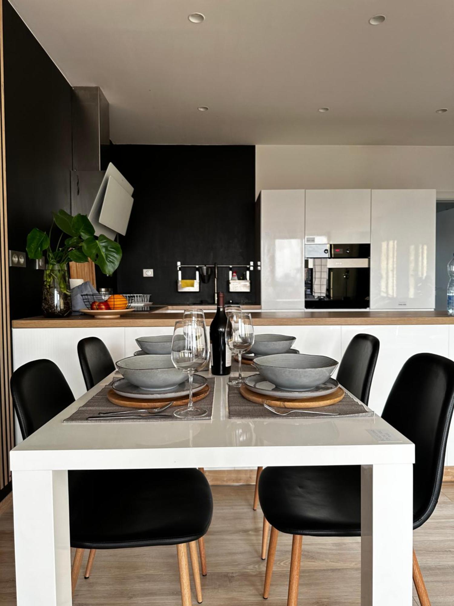 Urban Zenhouse No.2 - Breakfast Included Appartement Bratislava Buitenkant foto