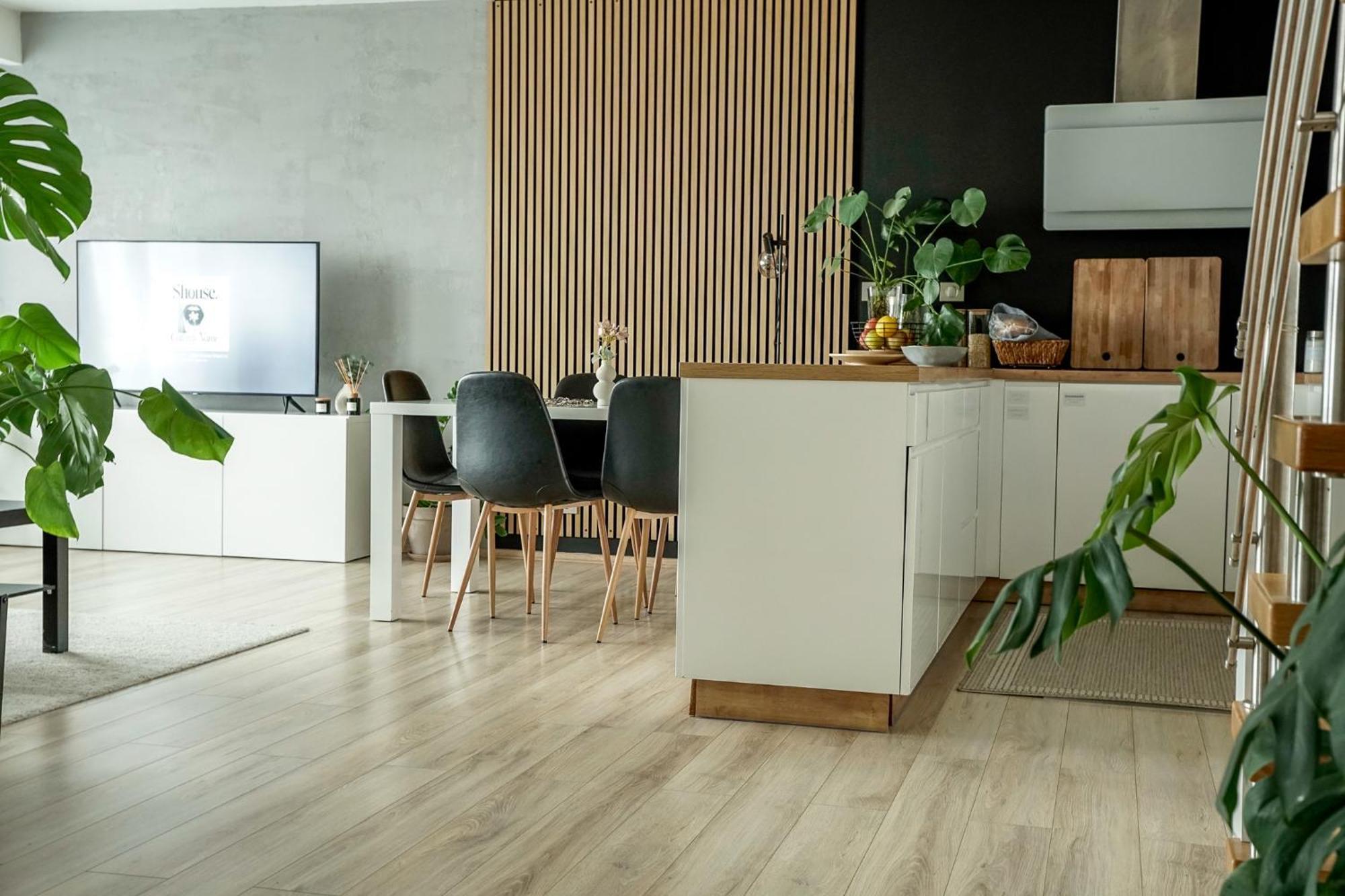 Urban Zenhouse No.2 - Breakfast Included Appartement Bratislava Buitenkant foto